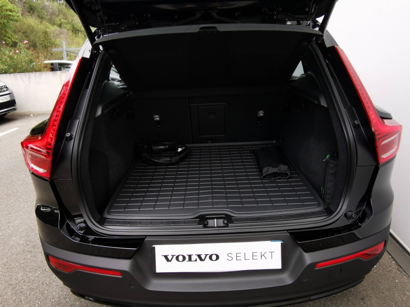 VOLVO XC40 d’occasion à vendre à Aix-en-Provence chez Volvo Aix-en-Provence (Photo 10)